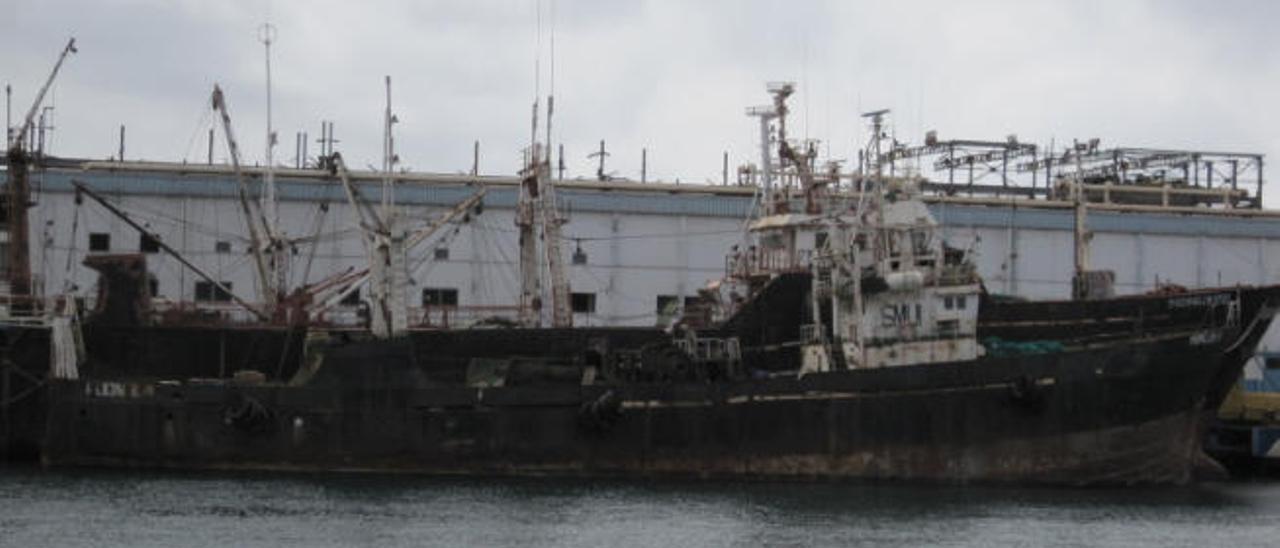 El encargado de mantener los barcos abandonados en La Luz deja el servicio