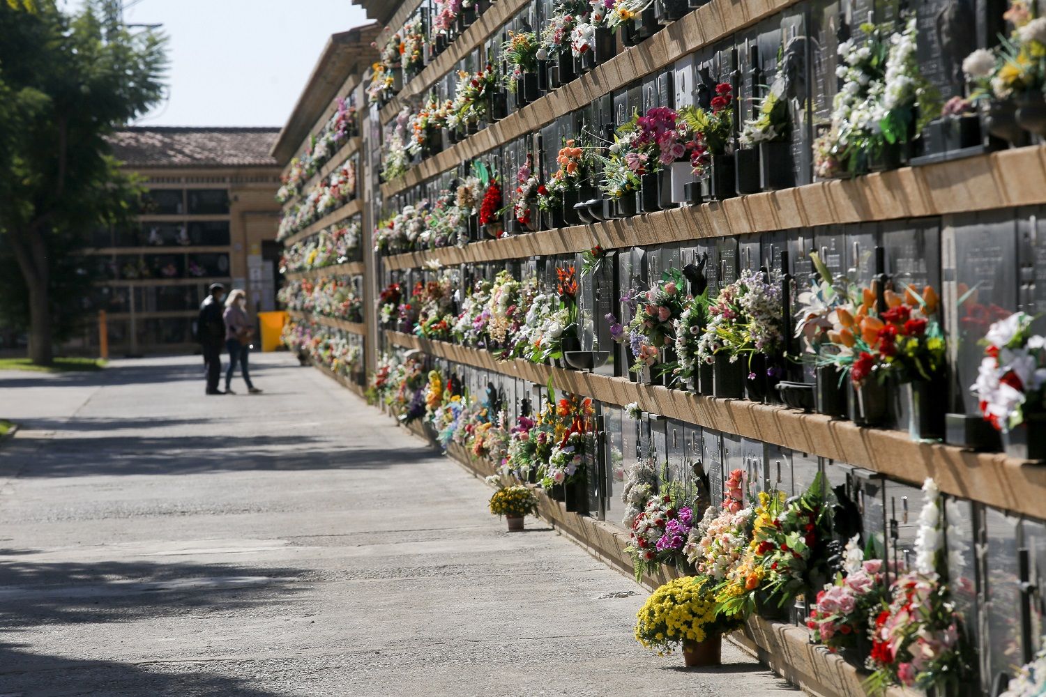 Los cementerios de València, vacíos el día de Todos los Santos