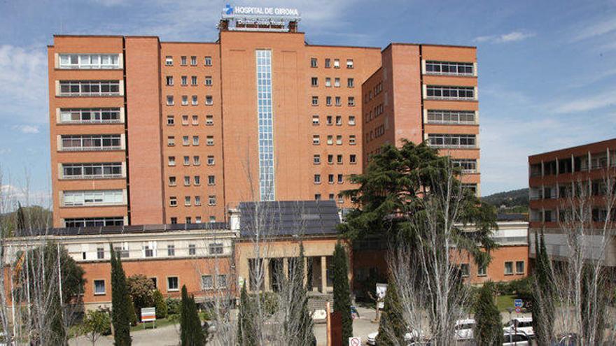 Els bombers estan ingressats a l&#039;hospital Josep Trueta de Girona.