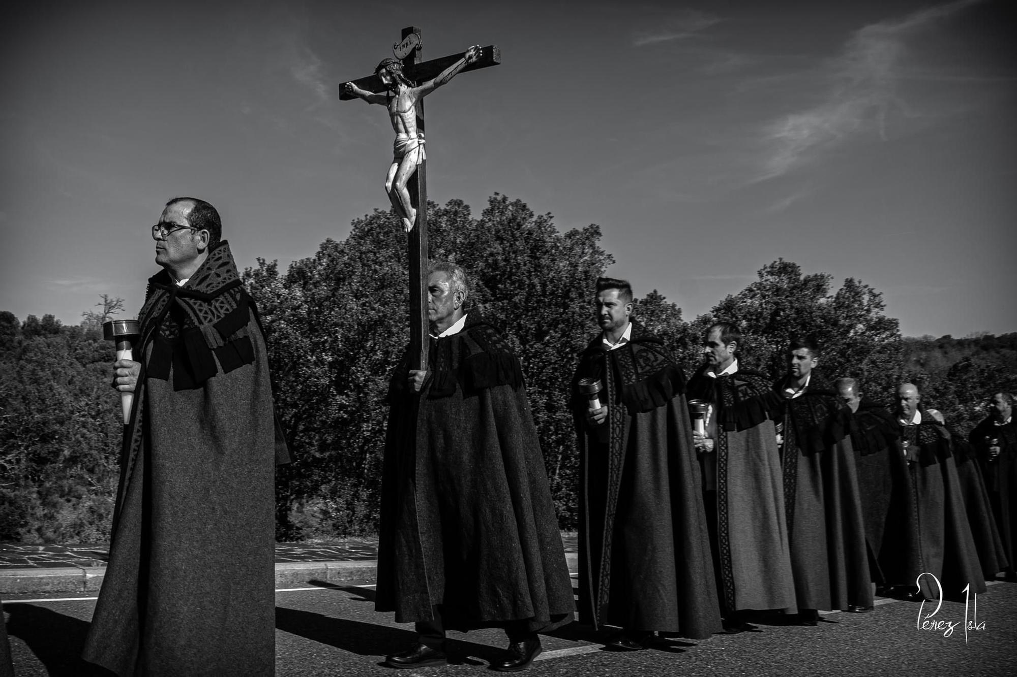 GALERÍA | Los penitentes de Bercianos de Aliste, retratados por Juan Luis Pérez Isla