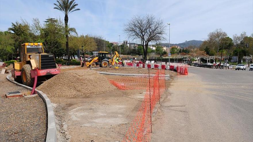 La nueva rotonda de Plasencia no estará en el plazo previsto por culpa de la lluvia