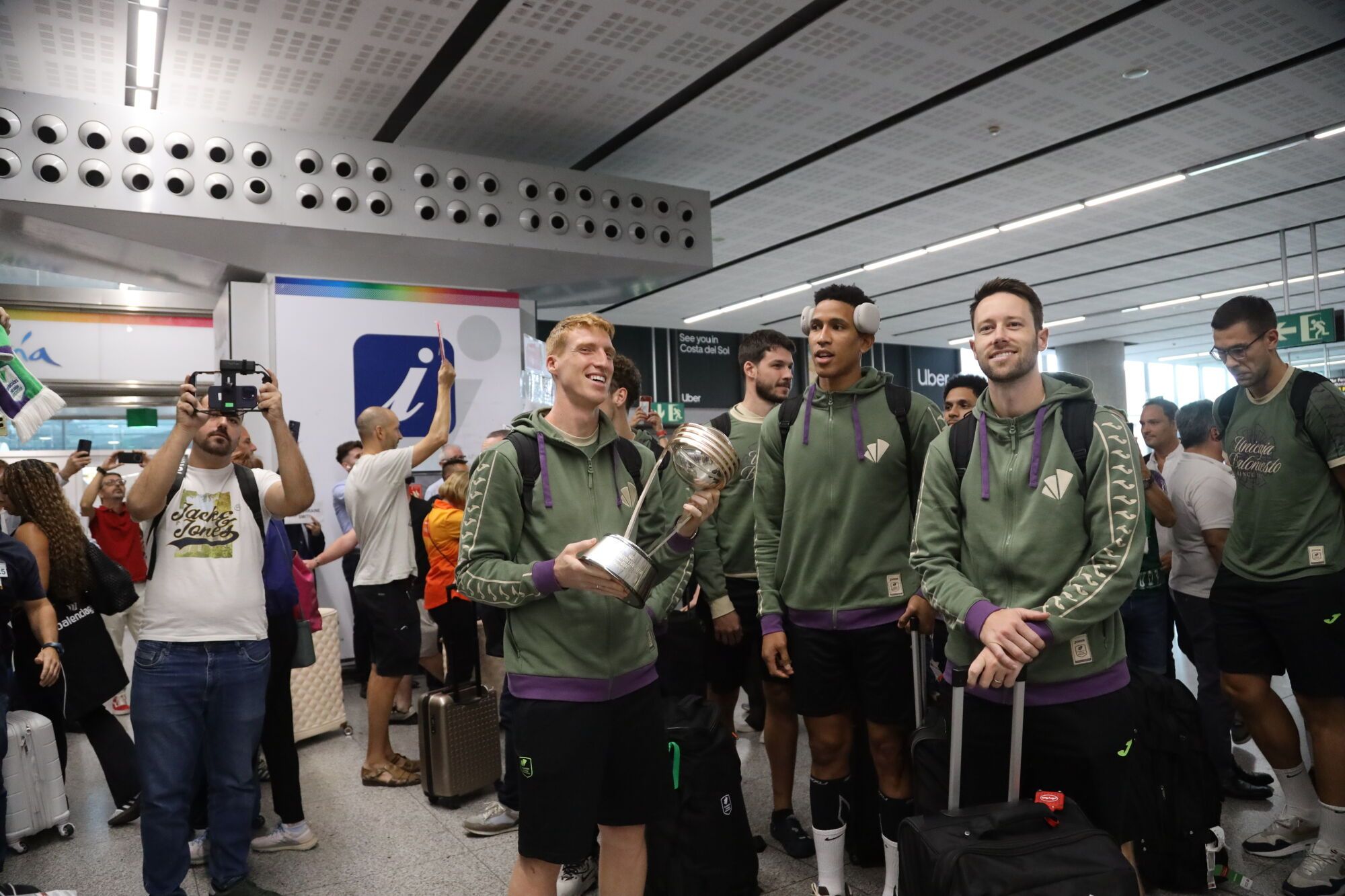 El Unicaja ya está en Málaga tras conquistar su segunda Intercontinental