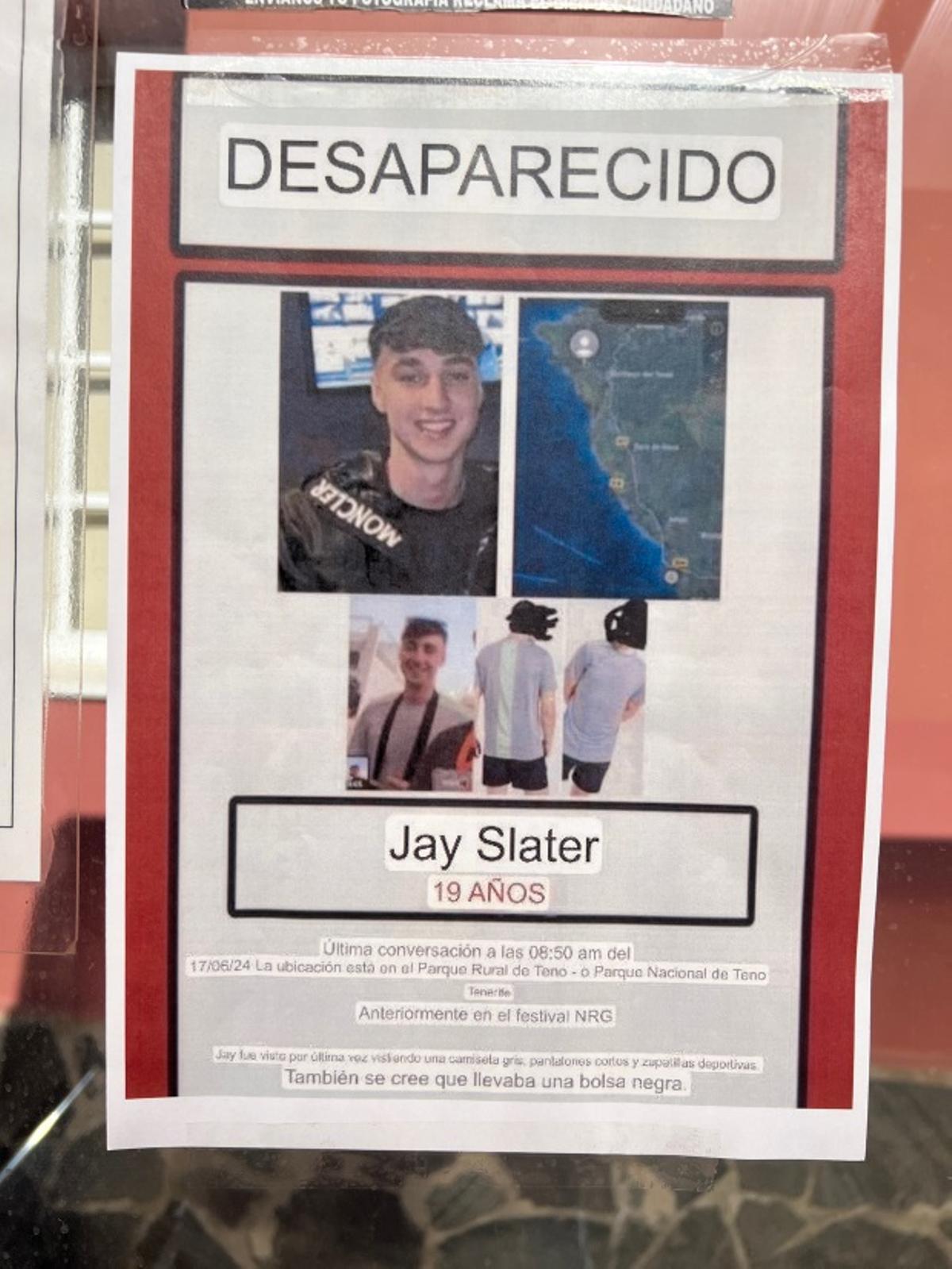 Uno de los tantos carteles que informa de la desaparición de Jay Slater