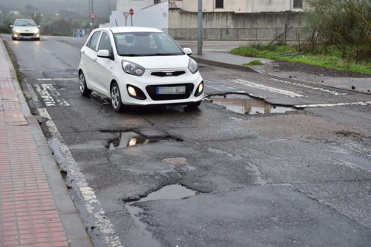 Fotogalería | Baches cada vez más profundos en Plasencia