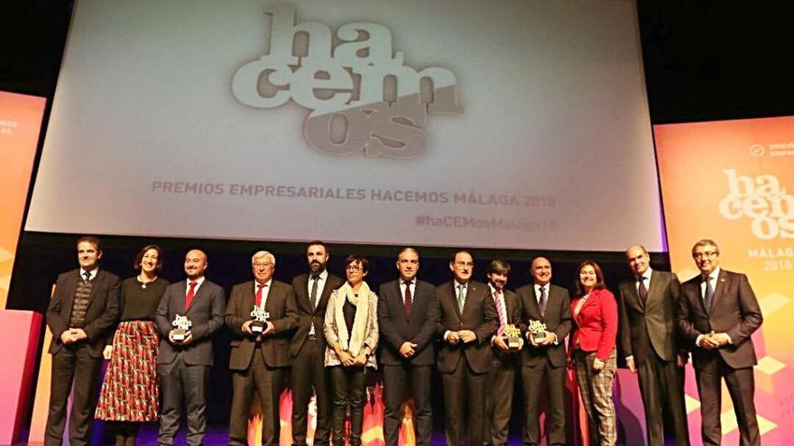 Foto de familia de los premiados.