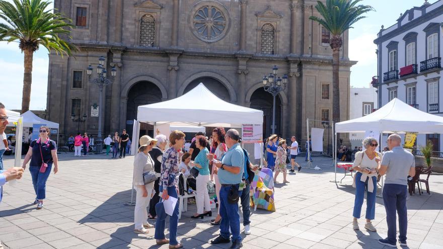 52º Bajada de la patrona: las misiones católicas salen a la calle al amparo de la Virgen del Pino
