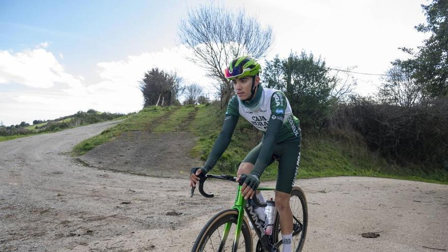 Samuel Fernández García, tras su tercer puesto en la Vuelta a Asturias: "Es un buen aprendizaje, pero es una pena quedarse tan cerca"