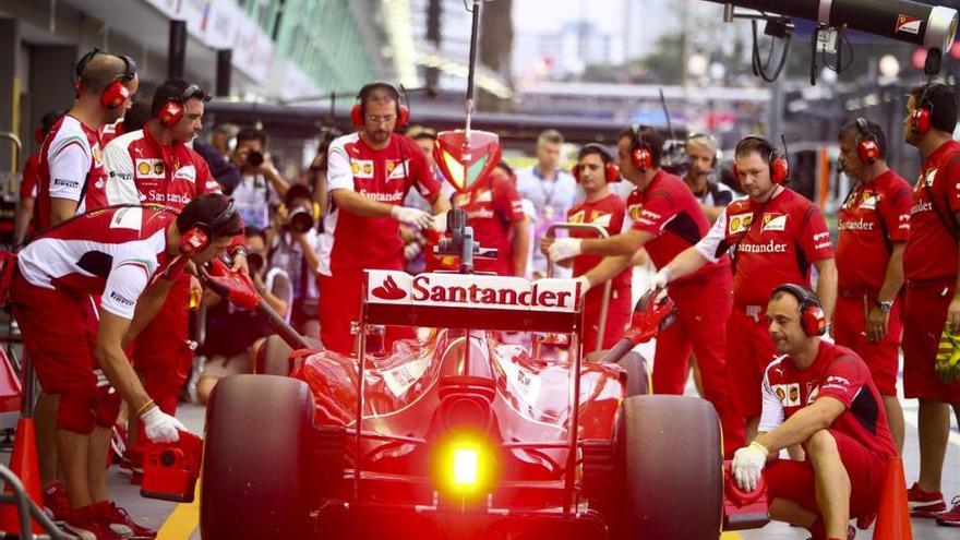 Hamilton y Rosberg en la primera fila y Alonso arrancará quinto en Marina Bay