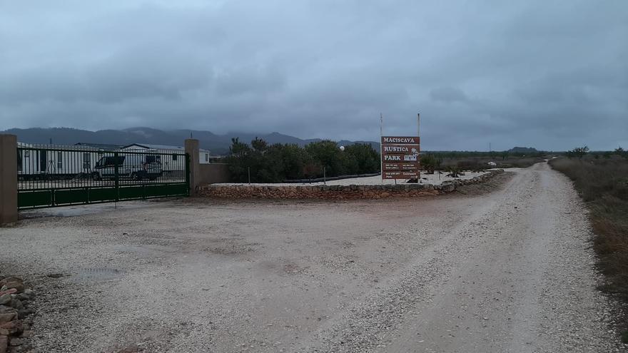 Hallan muerto a un hombre en una caravana en un camping de Abanilla