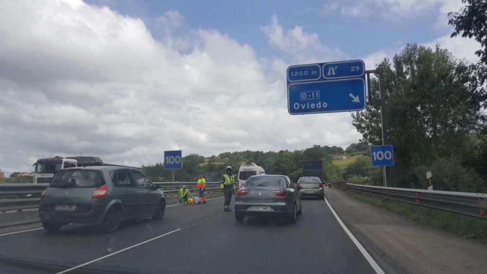 Accidente de tráfico en la ronda de Oviedo