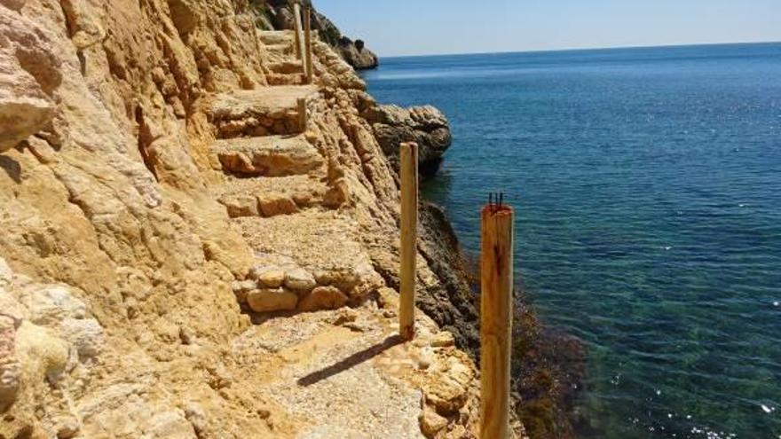 El mar se come la cala del Tangó de Xàbia