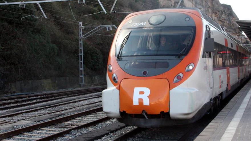 Un tren de Renfe, aturat a l&#039;estació de Manresa.