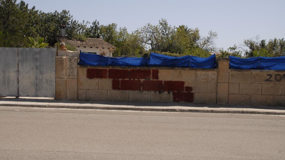 Quejas vecinales en Marratxí por vertidos ilegales en un solar de la urbanización de Els Garrovers