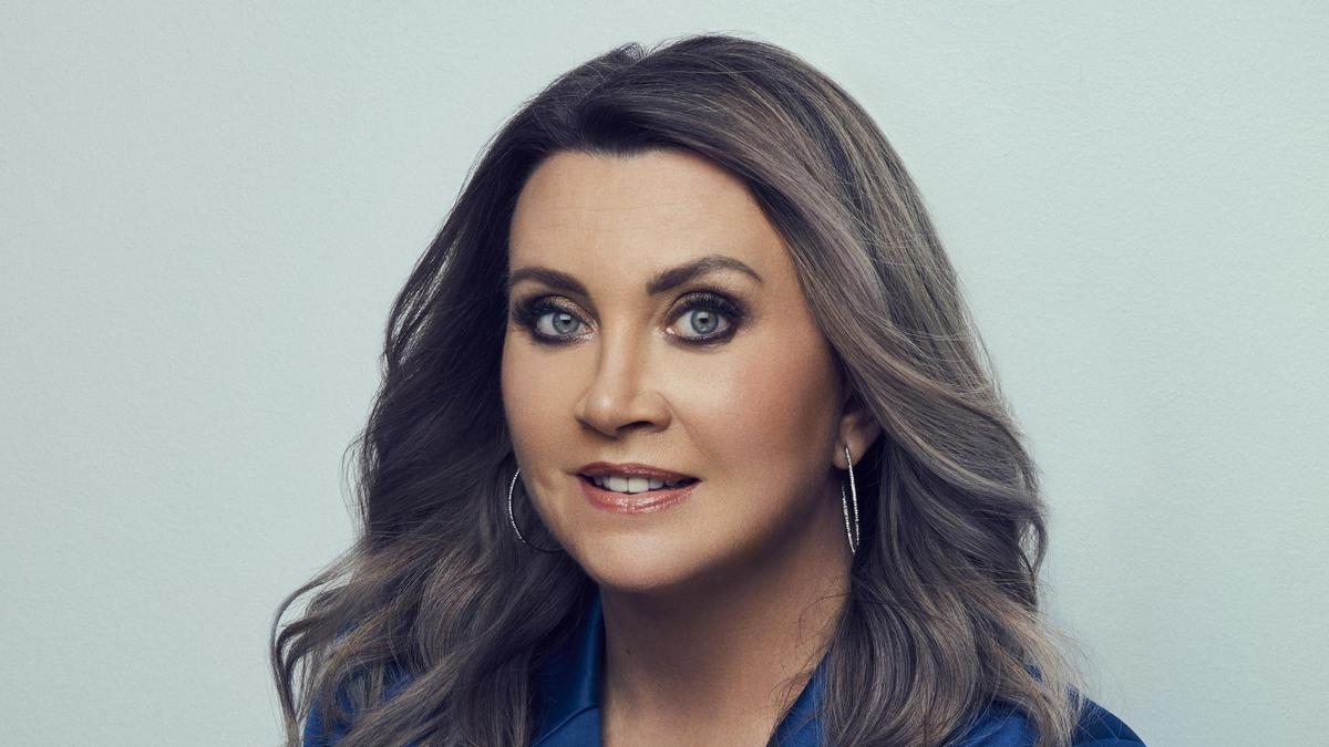 Camilla Läckberg, sobre la presión social femenina: "Las mujeres deberíamos estar mucho más enfadadas de lo que estamos"