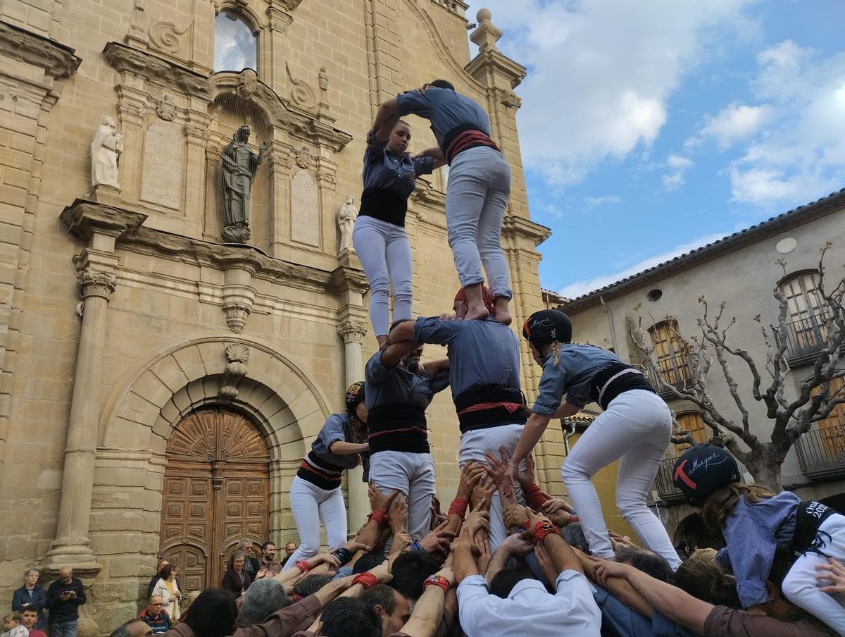 Un 2d6 aixecat a la festa castellera de Guissona