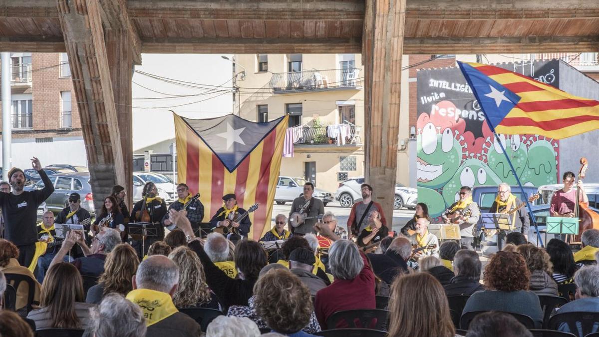 Sons de Llibertat va aplegar músics d’arreu de Catalunya i un públic nombrós | OSCAR BAYONA