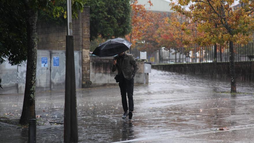 Alerta amarilla por lluvias en Santiago: ¿cuándo hay que sacar el paraguas este fin de semana?