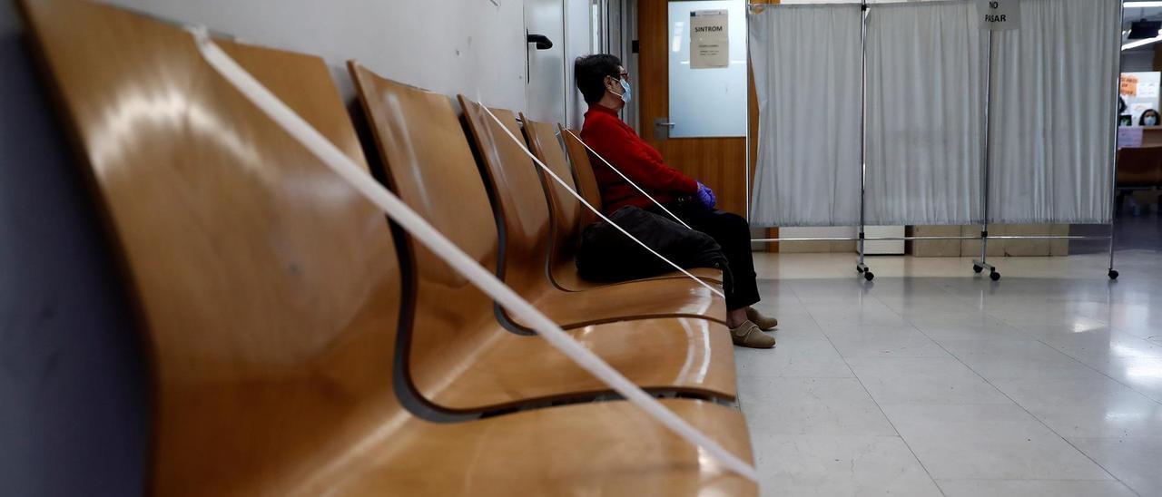 Una paciente en una sala de espera