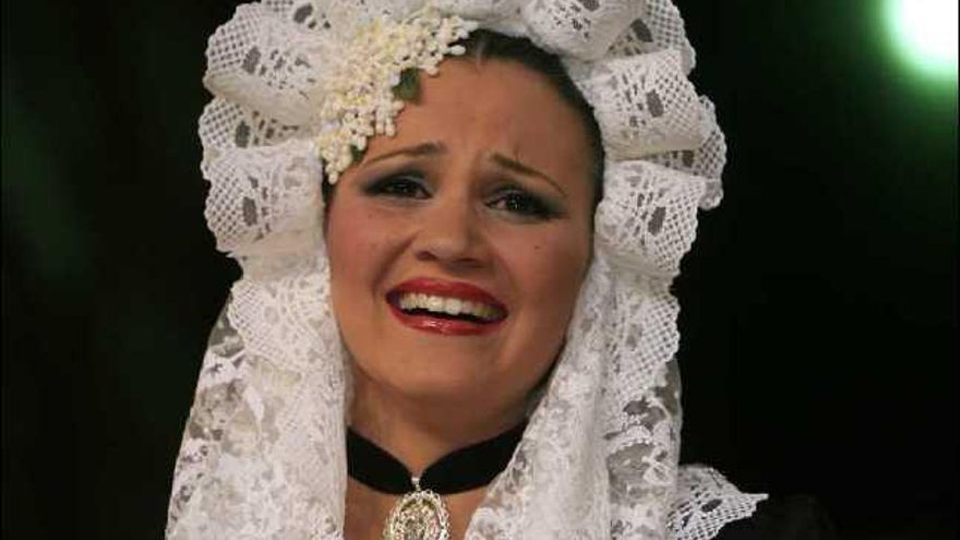 Inés sonríe a las 7.000 personas que presenciaron en directo su elección