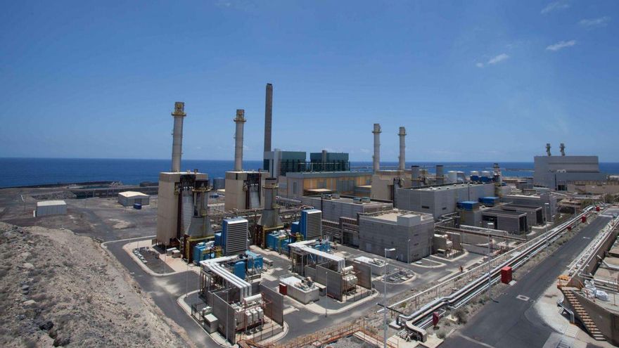 Tenerife se blinda ante los apagones con generadores, tanques de combustible y cuadros eléctricos