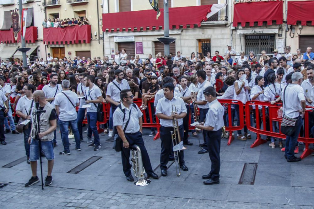 Multitudinario inicio de las Fiestas de Cocentaina.