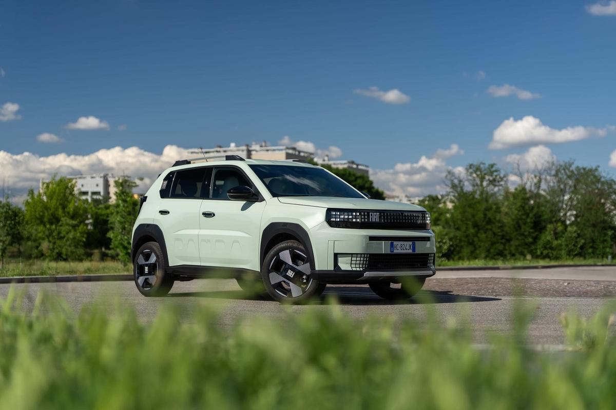Yeni Fiat Grande Panda, ikonik bir tasarım ve kendi segmentindeki en eksiksiz çoklu enerji teklifi: benzinli, hibrit ve elektrikli