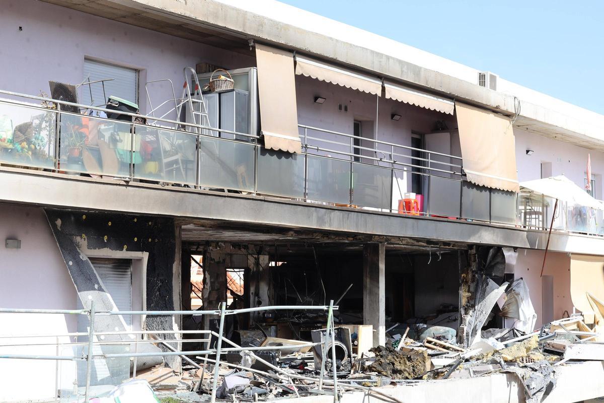 Fachada destrozada del edificio.
