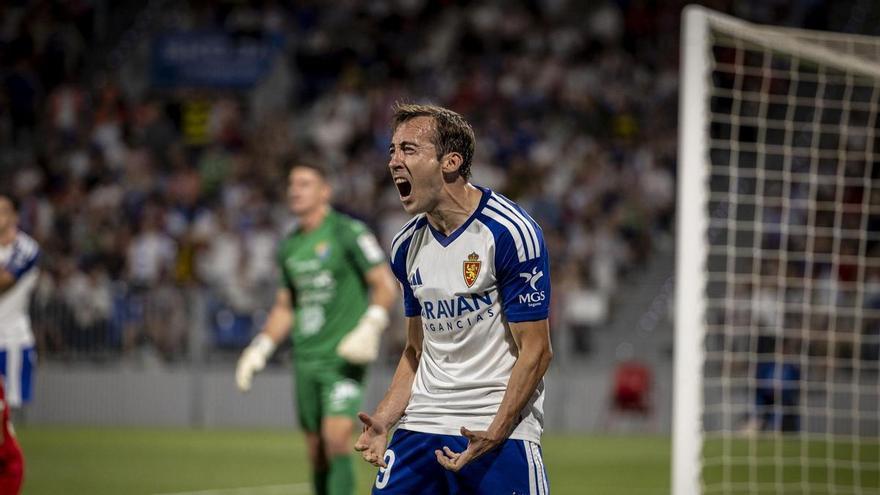 La mejor versión de Rubén Díez en el Real Zaragoza y la cintura de bailarín de élite de Ibai Gómez