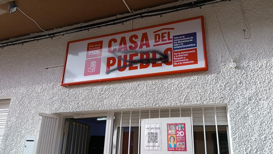 El PSOE denuncia un ataque a la Casa del Pueblo de Pilar de la Horadada