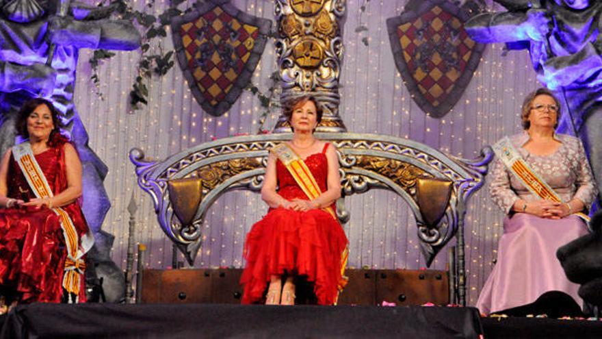 Pinoso presenta oficialmente a la Reina y Corte de Honor de la tercera edad
