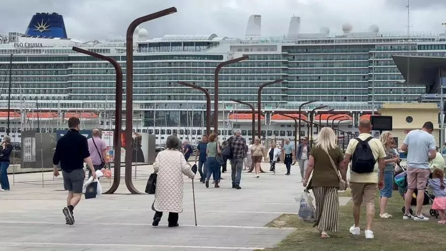 A Coruña se llena de cruceristas
