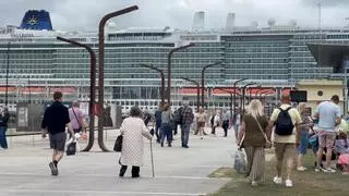 Los cruceristas avalan la organización del puerto de A Coruña ante una jornada con más de 14.000 visitantes
