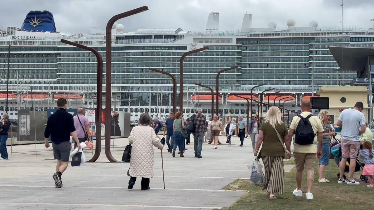 A Coruña se llena de cruceristas