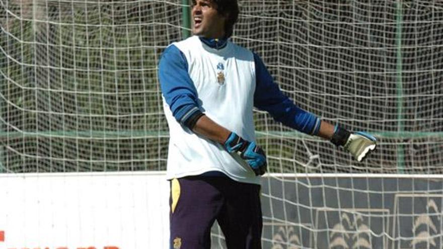 Mariano Barbosa, portero de la UD Las Palmas. i JOSÉ CARLOS GUERRA