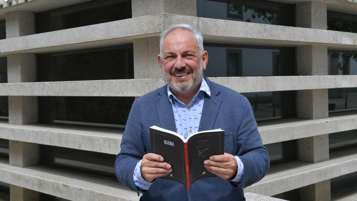 Fernando Domènech introduce a 'Medea' e 'Fedra' no galego: "Aspiro a transmitir esa emoción que eu sinto cando leo o orixinal"