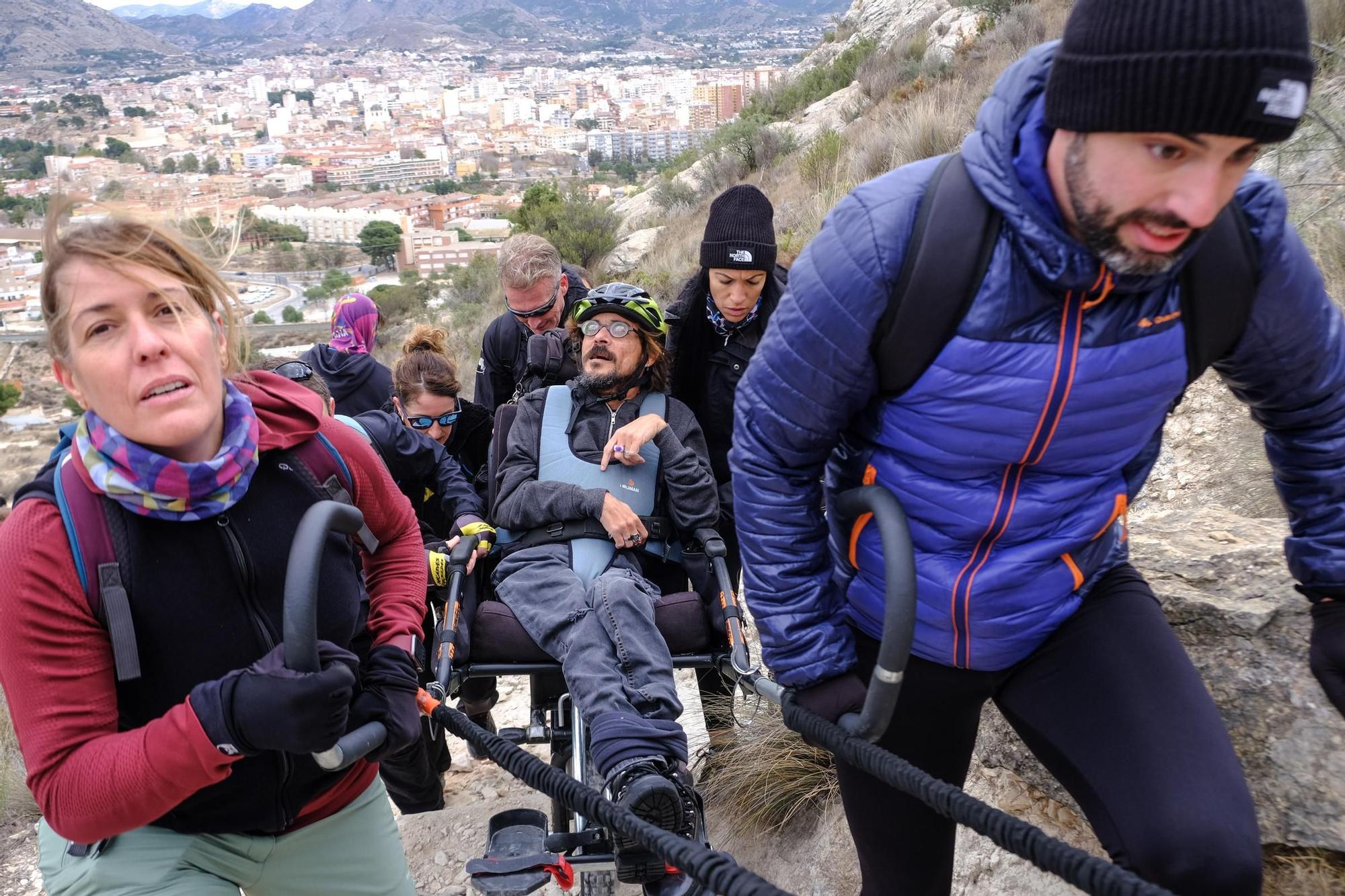 Así ha sido la subida más inclusiva al Monte Bolón de Elda en el día de Reyes