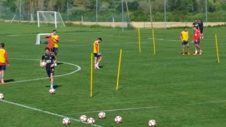 El Girona s&#039;entrena amb Sandaza però sense Longo