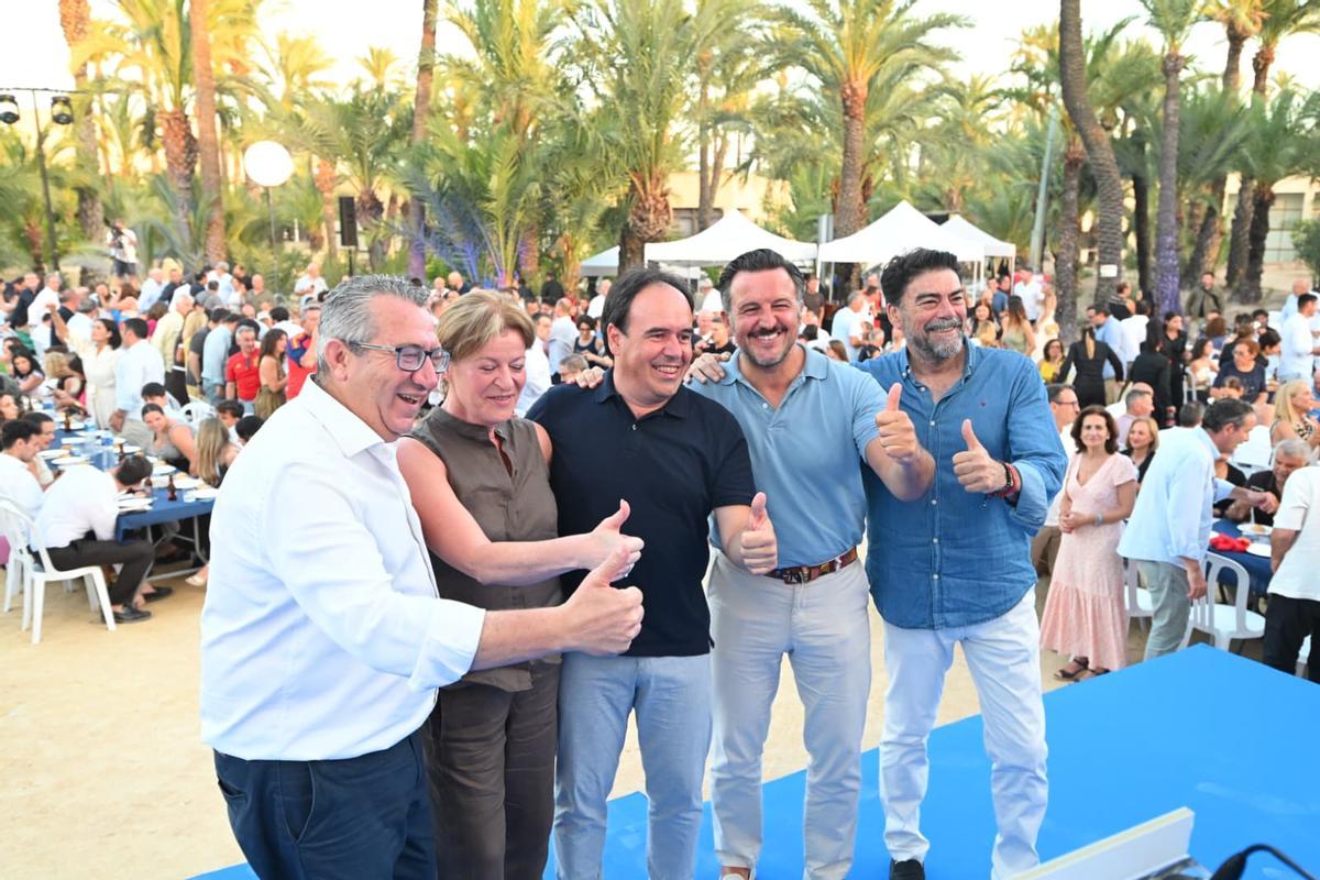 El PP convierte Elche en el escaparate del apoyo de Alicante a Juanfran Pérez Llorca ante Génova