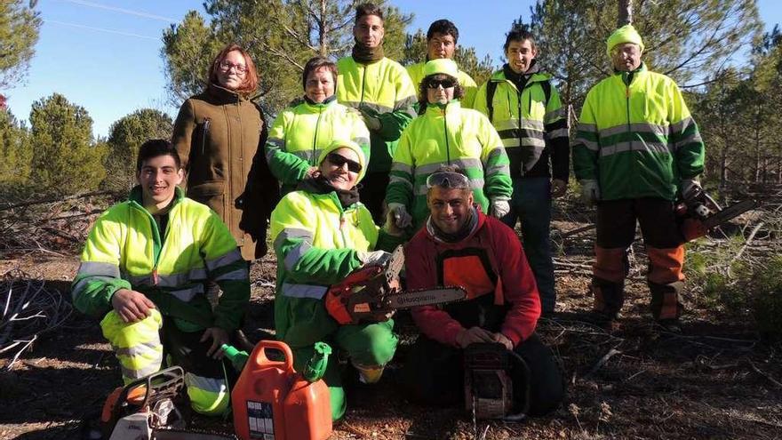 Foto de grupo de los integrantes del taller de empleo en Quiruelas de Vidriales y Colinas de Trasmonte.