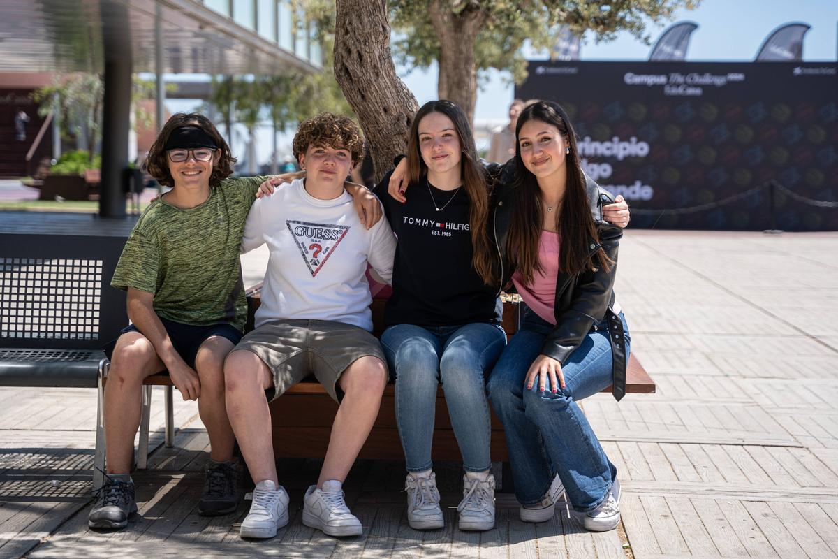 Equipo del IE Pallaresa de Santa Coloma de Gramenet, esta semana en el CosmoCaixa.