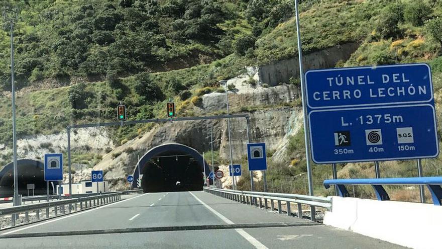 Una imagen del túnel del Cerro Lechón, parte de la autopista AP-46.