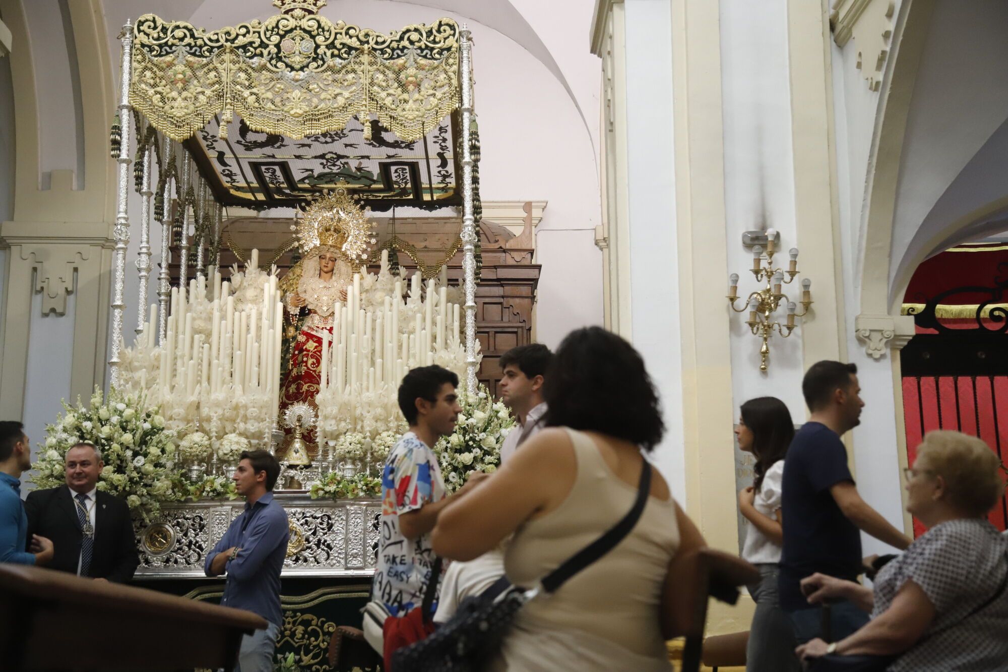 Córdoba  Previa y preparativos del Magno Vía Crucis Iglesia de San Andrés