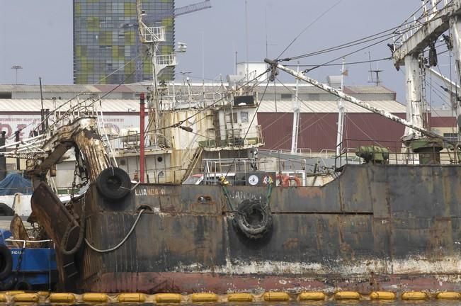 BARCO EN RIESGO DE HUNDIMIENTO