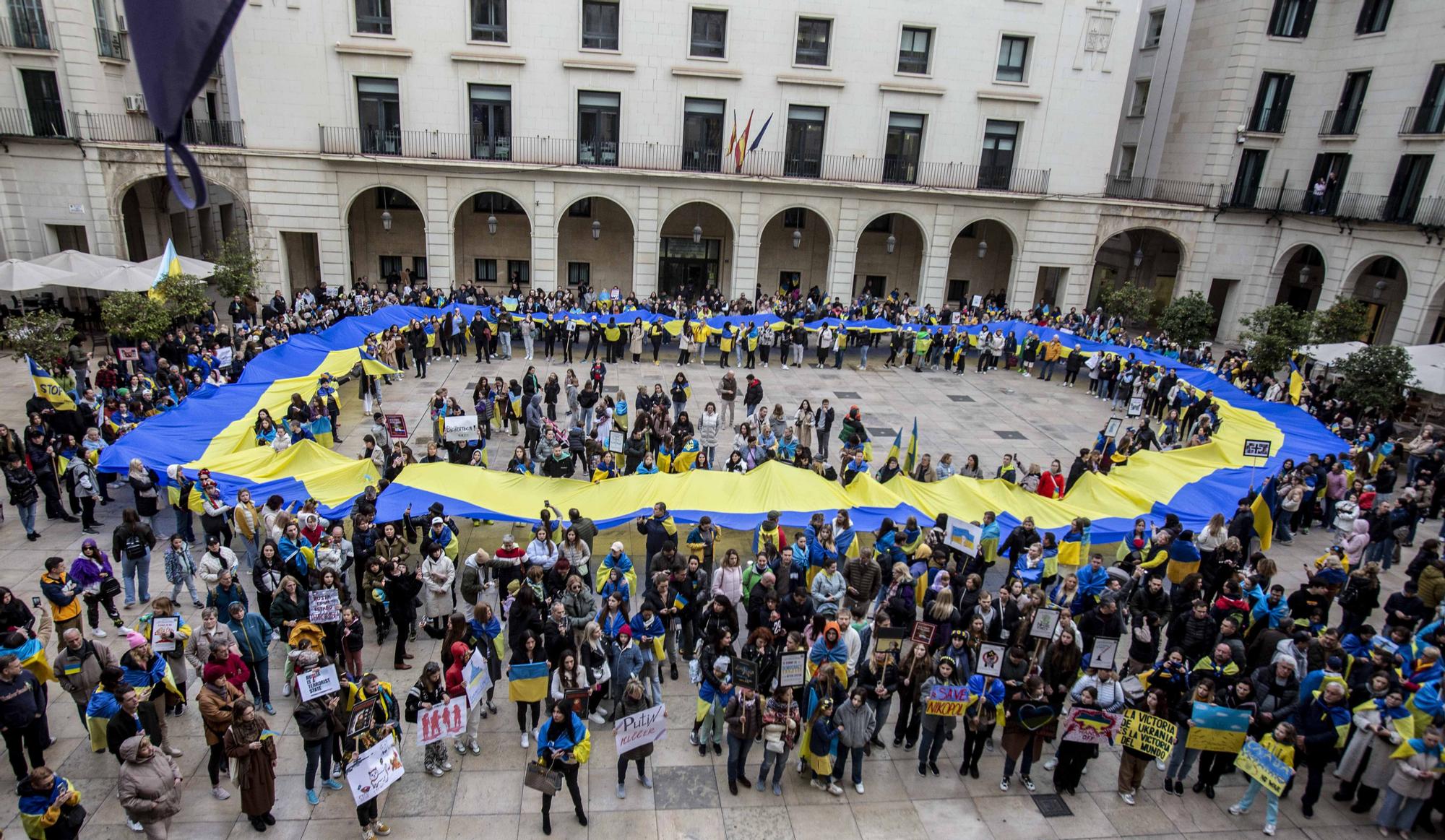 Manifestación en Alicante en el aniversario de la guerra en Ucrania