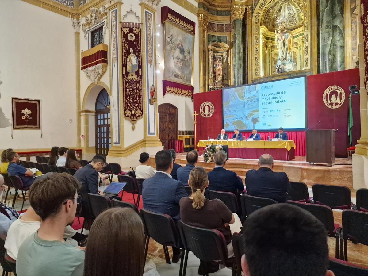 Un momento de la celebración de la jornada en el templo del Monasterio de los Jerónimos de la UCAM.