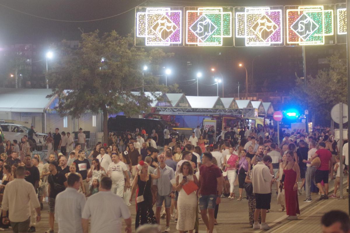Lleno en el Real la primera noche de la Feria de Málaga 2025
