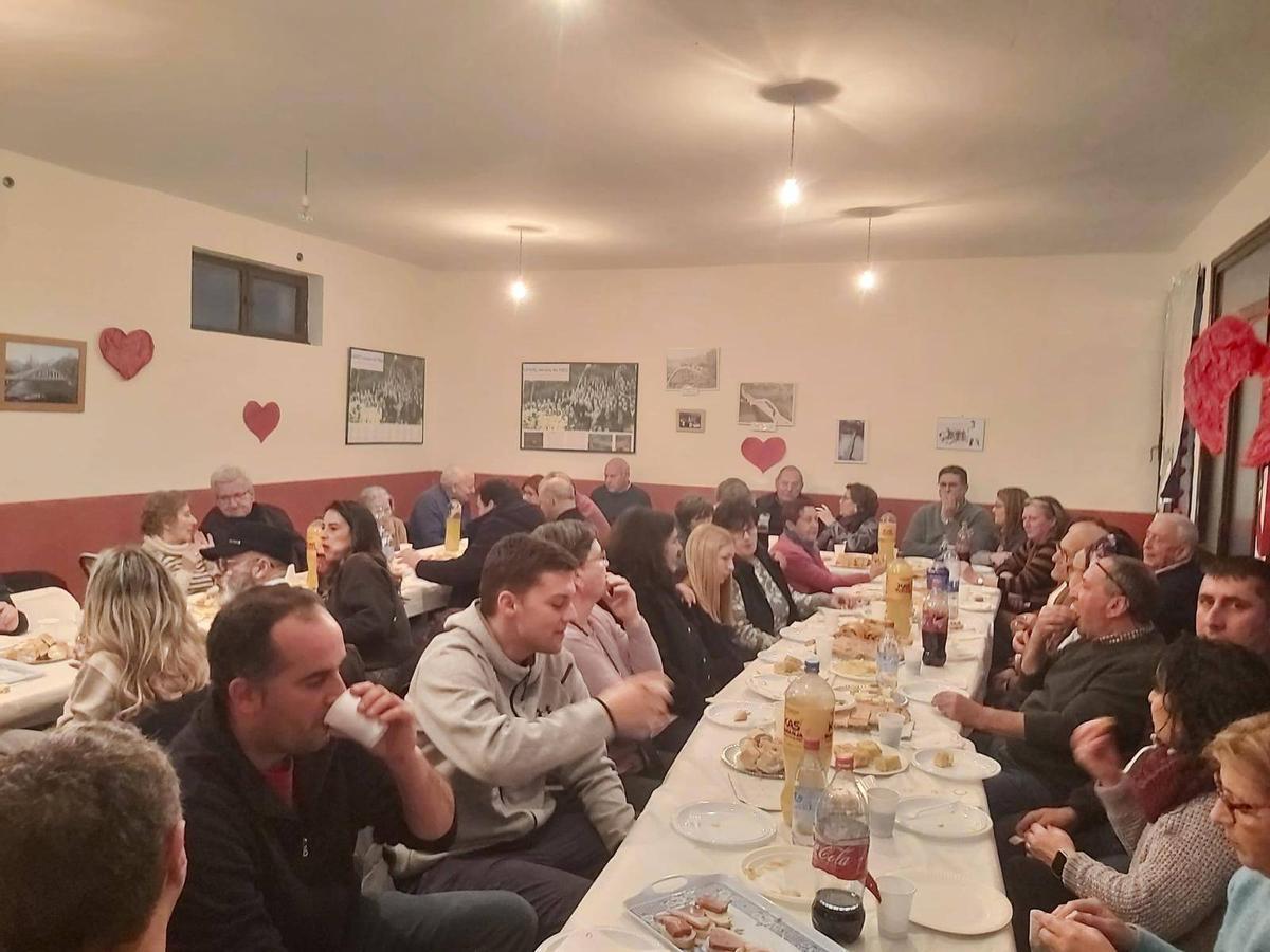 EN IMÁGENES: Salas y Láneo celebran el carnaval con un desfile de disfraces y un concurso de casadiellas