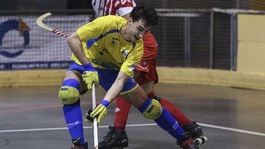 Curro Fernández, en un partido en Grado.