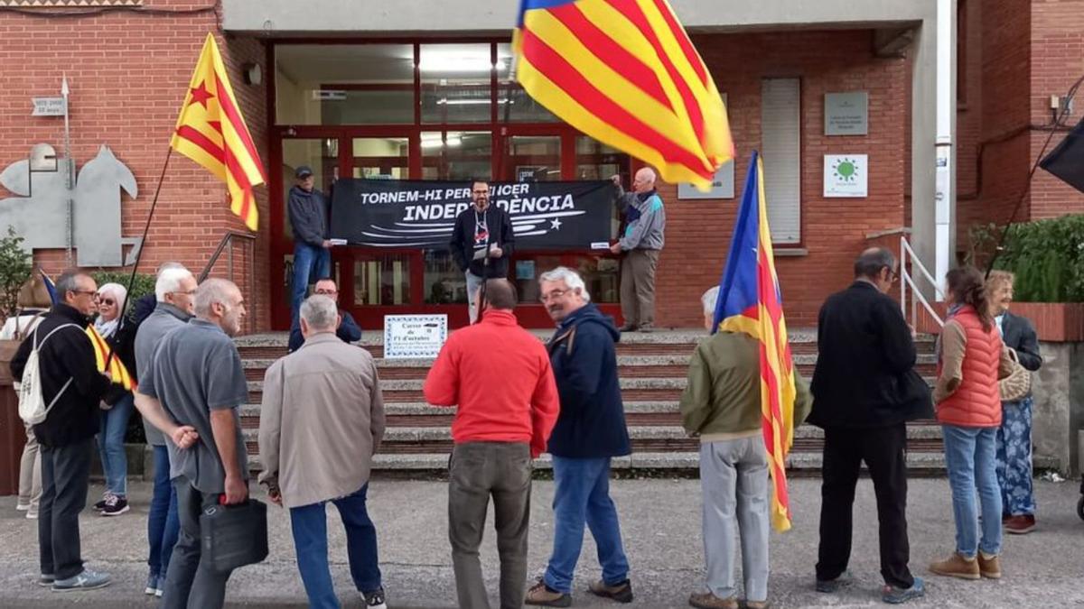 Acte d’ahir davant l’Institut Guillem de Berguedà | ARXIU PARTICULAR
