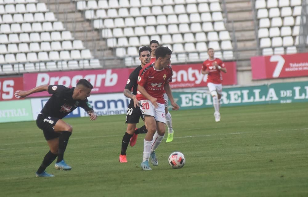 El Real Murcia se confía y pierde ante el Granada B (1-2)